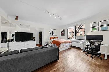 245 East 37th Street