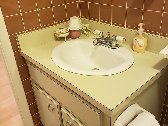 5th image of 642B Plymouth Drive #1002