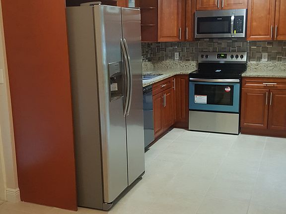 4th image of 2442 Avenue B SW