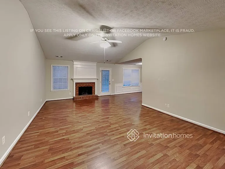 1285 Norwalk Trce — Photo 3