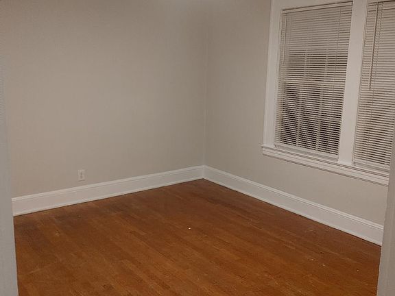 4th image of 502 Walnut St