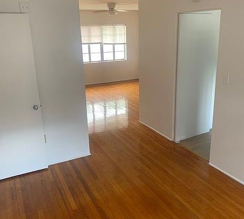 2nd image of 306 Lakeview St #307