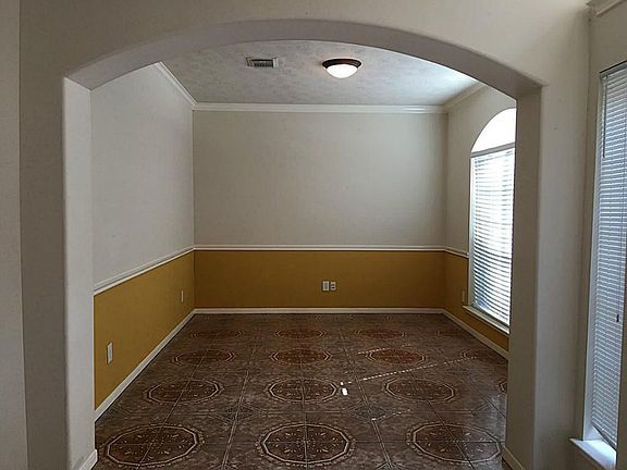4th image of 7303 Wooded Lake Ln
