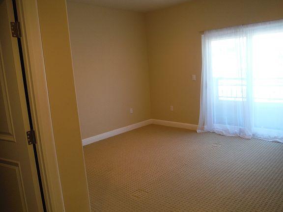 3rd image of 4411 Wortser Ave #101