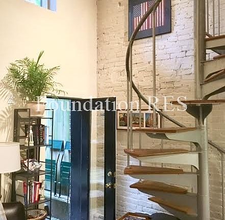 3rd image of 40 Dartmouth St