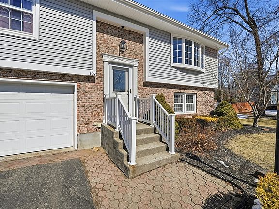 3rd image of 138 Elmar Dr
