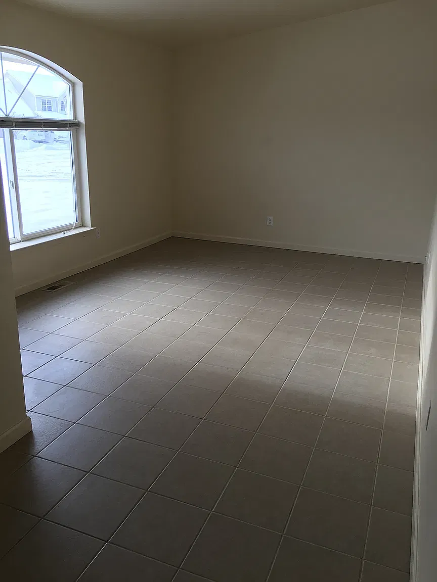 2 bed, 1200 sqft, $1,800 — Photo 2