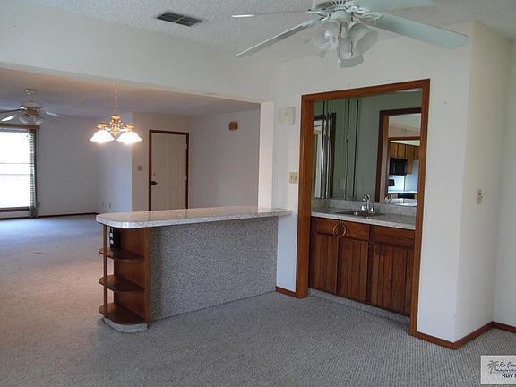 2nd image of 1000 Camelot Dr APT 6098