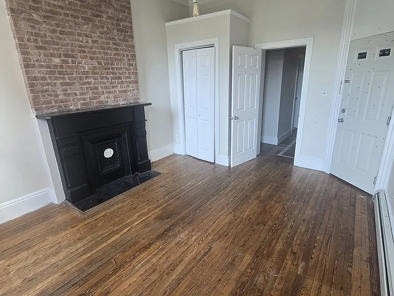 92 Wayne St #4L — Photo 9