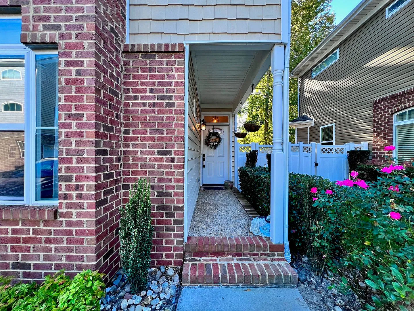 Spacious 3-Level Home in Gated Community | 3 Primary Suites | Fenced Yard | Prime Virginia Beach ... — Photo 3
