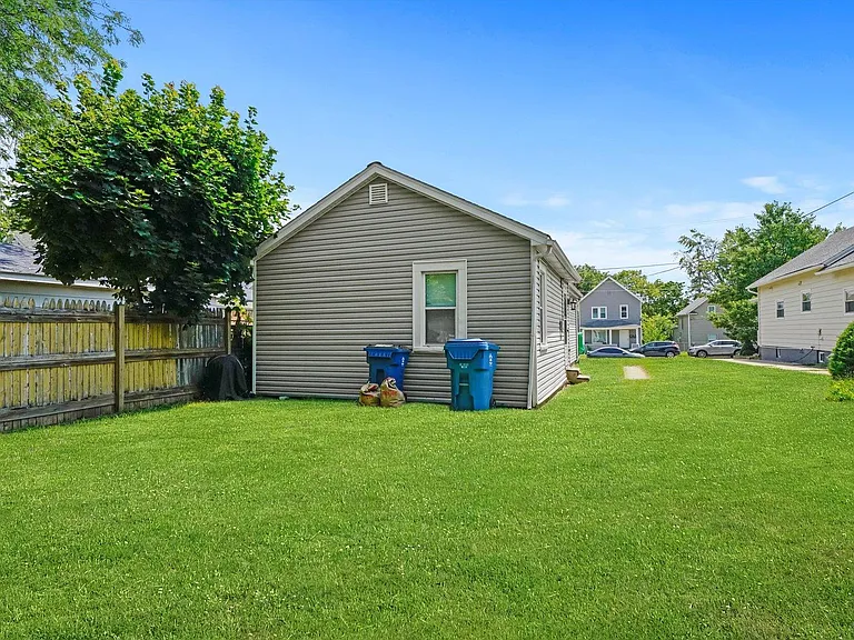 907 Oliver Ave — Photo 14