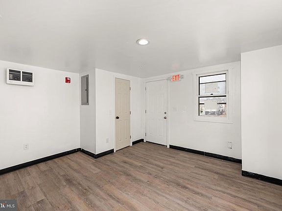 5th image of 62 W Church St