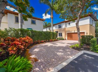 563 NW Library Commons Way, Boca Raton, FL 33432