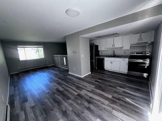 2 bed, 980 sqft, $1,800 — Photo 2