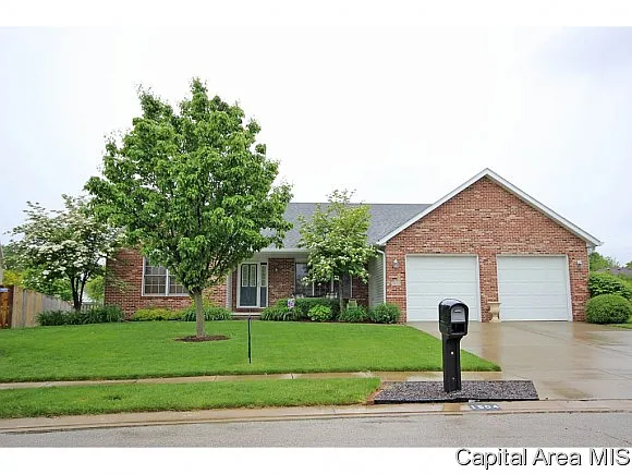 1504 Hosta St photo 1