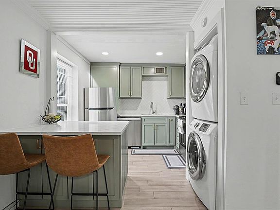 4th image of 6100 N Brookline Ave APT 8