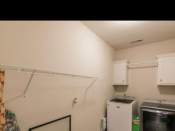 3rd image of 209 Carellton Dr