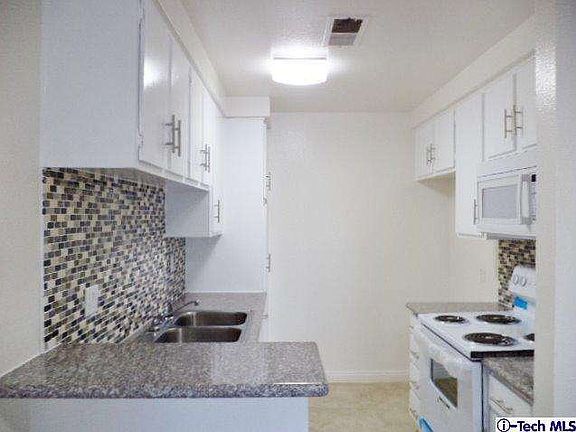 3rd image of 1745 Neil Armstrong St APT 204