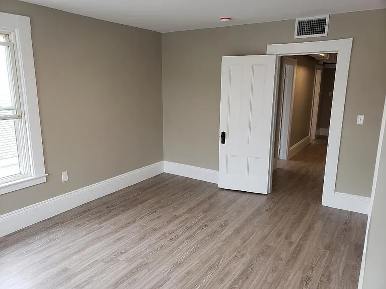821 Islington St #2 — Photo 14