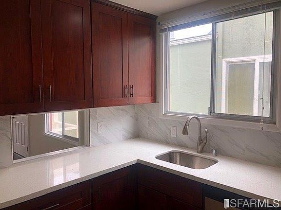3rd image of 784 Skyline Dr