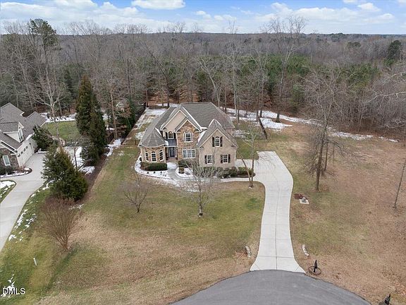 2nd image of 1004 Canterbury Ct
