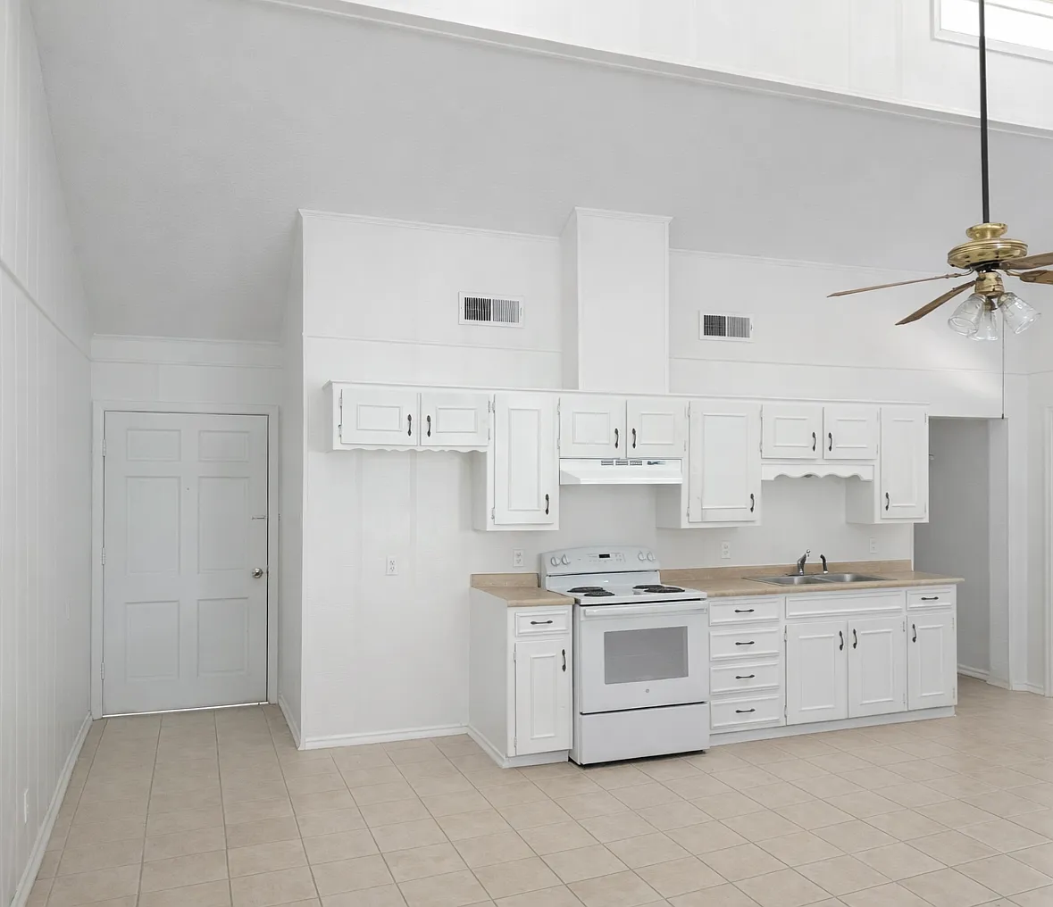 Studio, 757 sqft, $900 — Photo 4