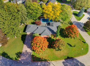 33 Jackson Cres, North Perth, ON N4W 1K2