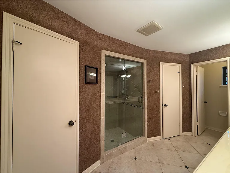 7718 Lacy Hill Dr — Photo 25