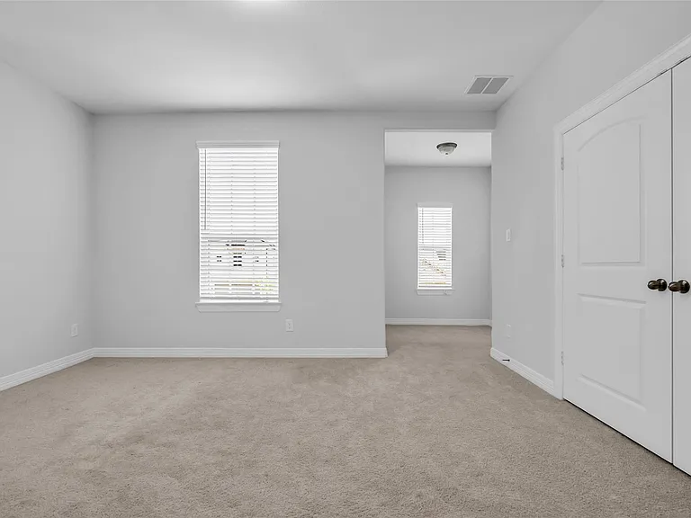 2115 Jitterbug Ln — Photo 23