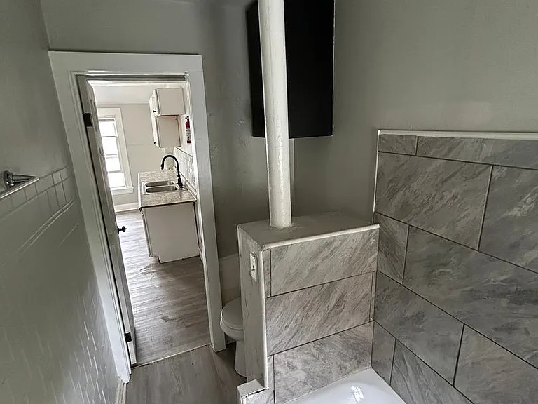 12918 Ferris Ave — Photo 15