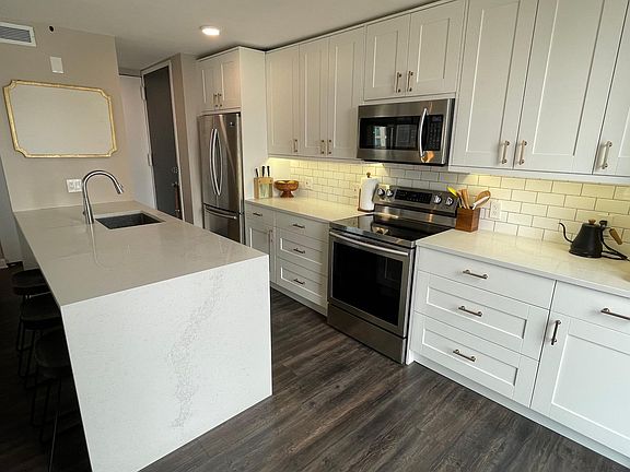 2nd image of 1540 N La Salle St #904