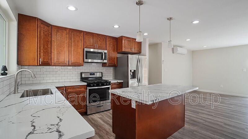 1st image of 4275 College Ave Unit 4277
