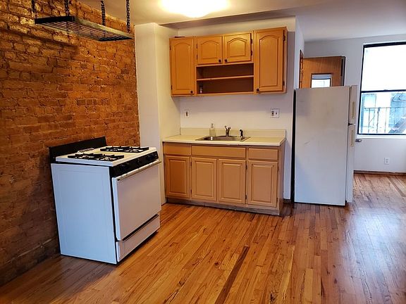 4th image of 34 Marcy Ave APT 2