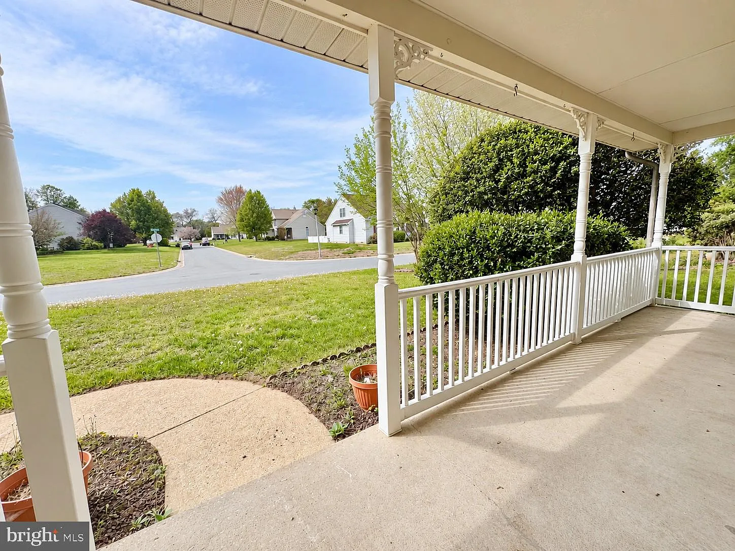 4 bed, 2.5 bath, 2479 sqft, $2,450 — Photo 2