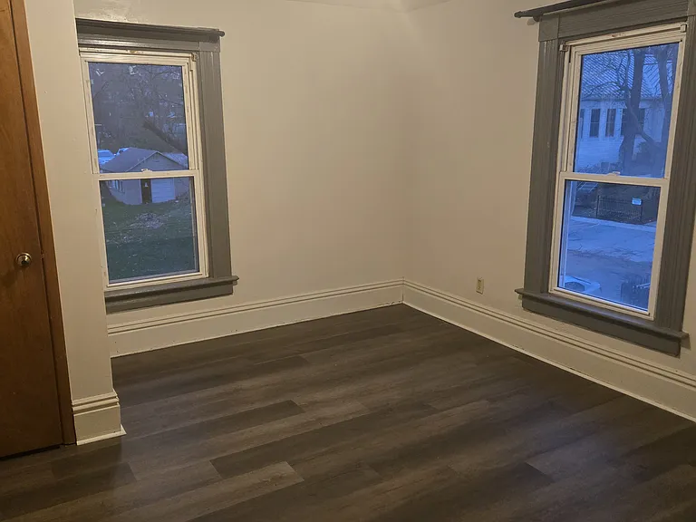 420 S Lucas St #6 — Photo 8