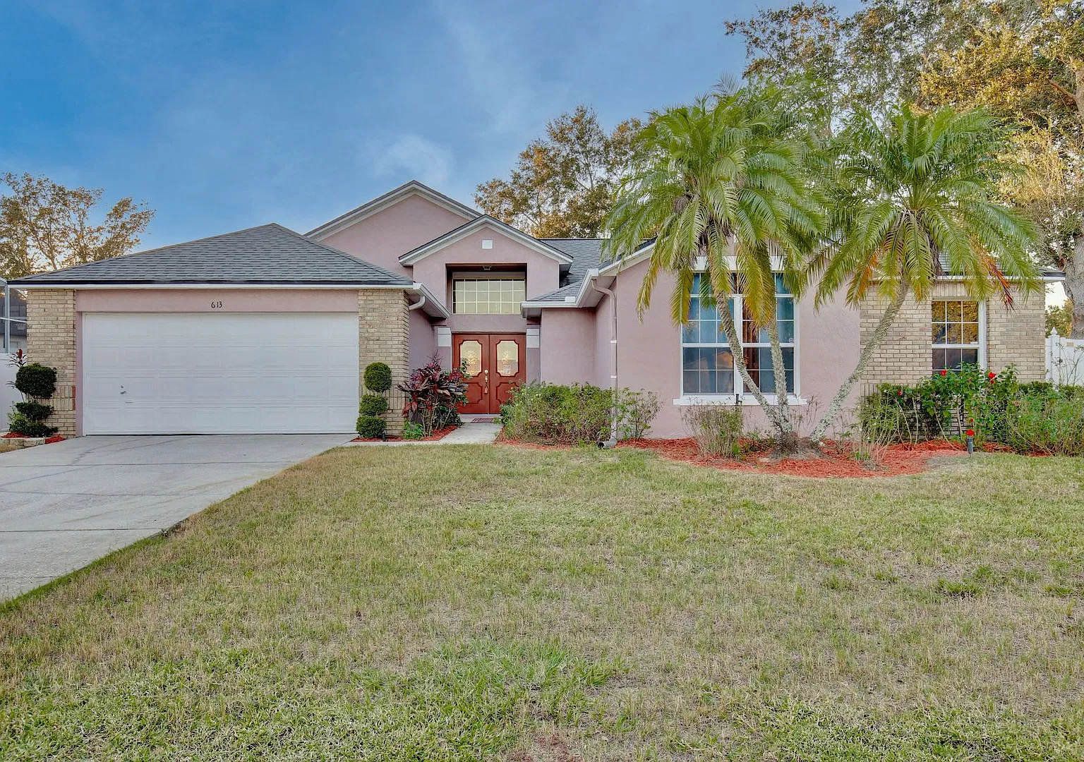 Stunning 4/2 Single Family Home with Pool Located in Temple Grove Estates! — Photo 1