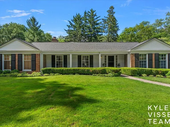 2089 Robinson Rd SE, Grand Rapids, MI 49506