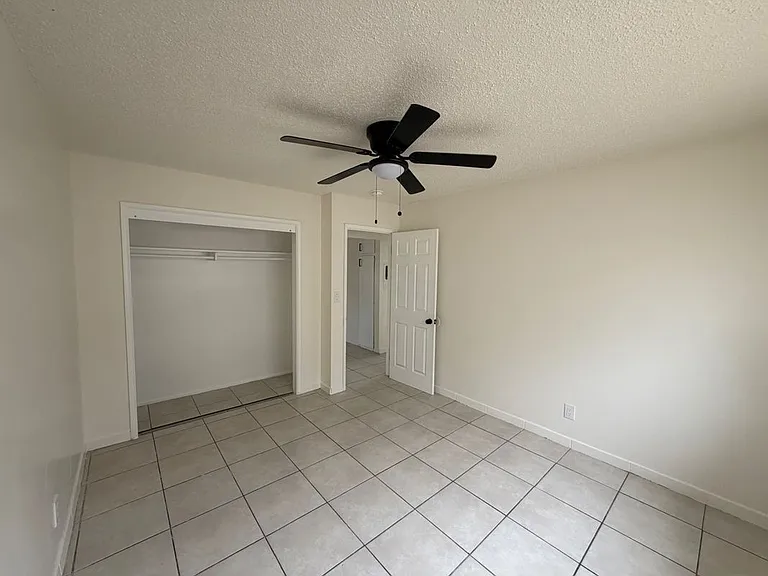640 W 20th St #8 — Photo 11