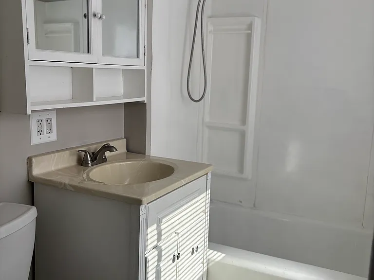 234 Broadmoor Ave — Photo 8