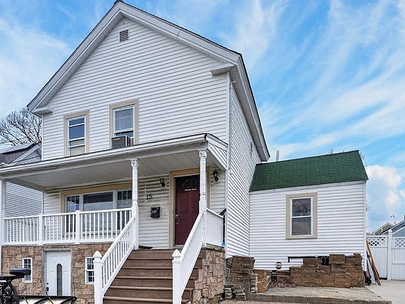 3rd image of 15 Manning St