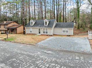 806 Longfellow Ct, Stone Mountain, GA 30088