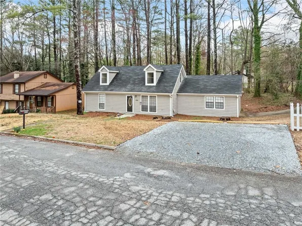 806 Longfellow Ct, Stone Mountain, GA 30088