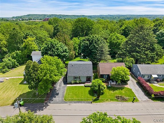 2nd image of 424 Cleveland Blvd