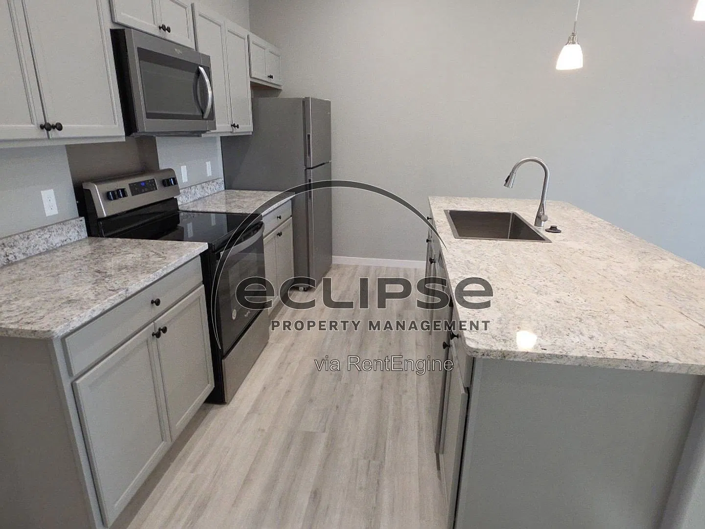 3 bed, 1.0 bath, 1205 sqft, $1,595 — Photo 4