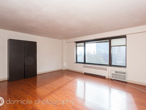 4th image of 3100 N Lake Shore Dr APT 703B