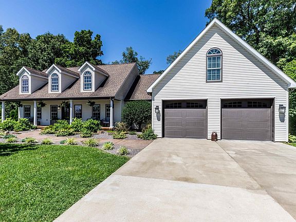3rd image of 10689 S Oak Ridge Est