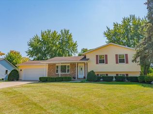 2739 Esquire Dr, Stoughton, WI 53589