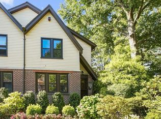 68-02 Fleet St, Forest Hills, NY 11375