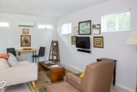 2nd image of 1009 N 6th St #B