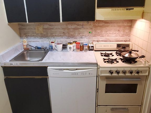 5th image of 1111 Arlington Blvd #72